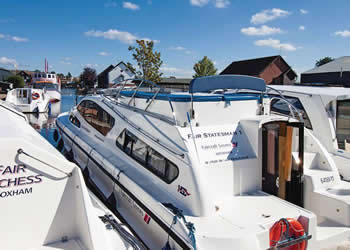 Boat interior image 4